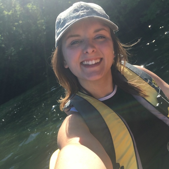 Meet your Posher, Victoria - Picture 1 of 3